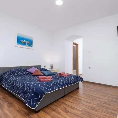 Apartment Laureta A2