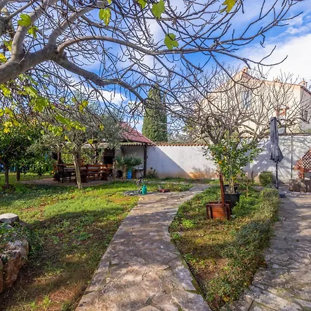 Apartman Laureta A2 *